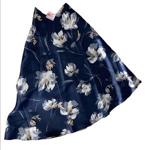 Chicwish Blooming Floral Jacquard Maxi Skirt in Navy